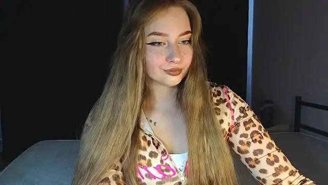 kitten_kiss from StripChat