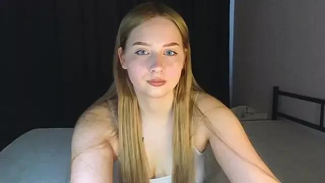 kitten_kiss from StripChat