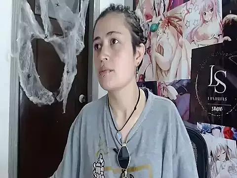 Discover our girls online shows and discover the company of countless livestreamers, with stunning shapes, sex toys and more.