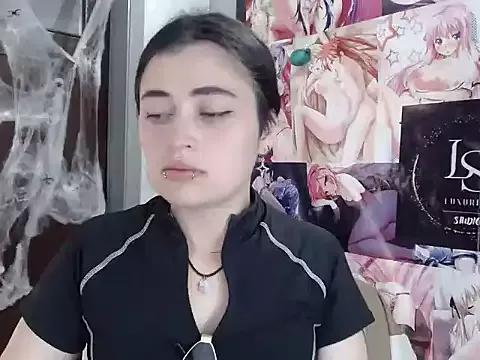 Discover our girls online shows and discover the company of countless livestreamers, with stunning shapes, sex toys and more.