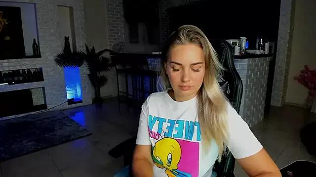 KittiLiza from StripChat