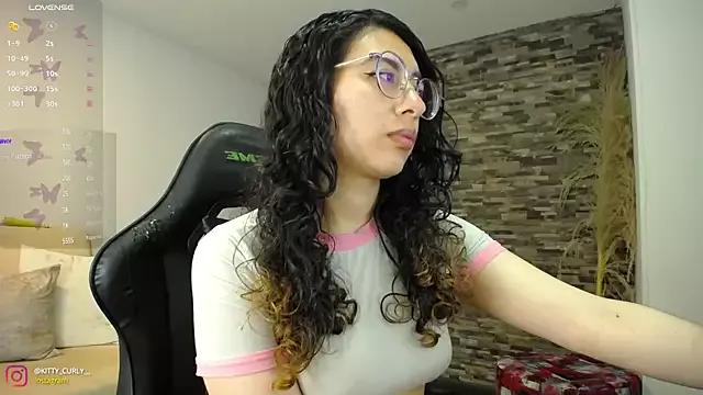 Kitty__Curly from StripChat