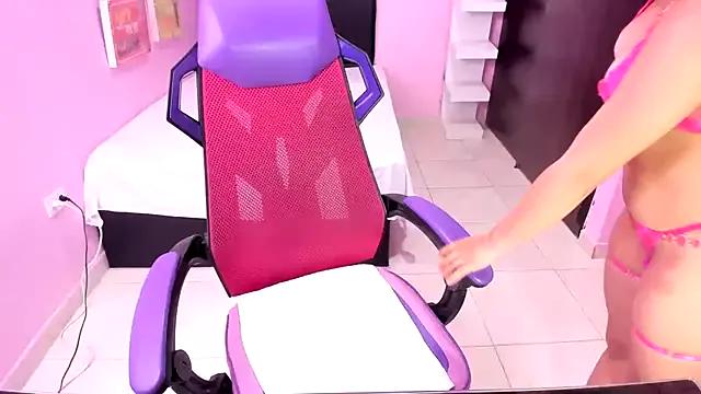 kitty_doll_squirt from StripChat is Freechat