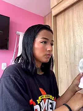 kitty_moon1 from StripChat