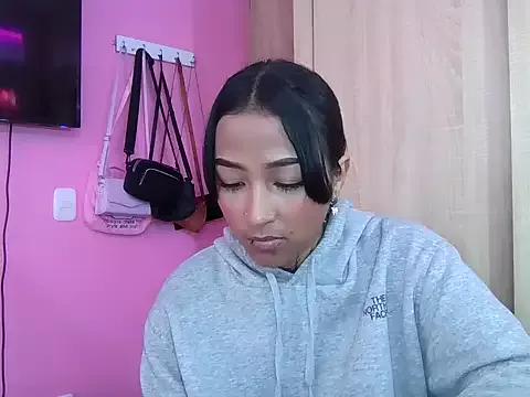 kitty_moon1 from StripChat