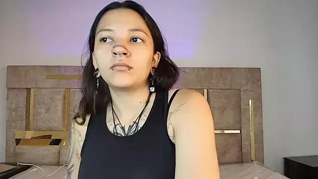 Kitty_ravee from StripChat