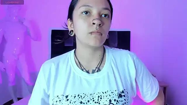 Kitty_ravee from StripChat