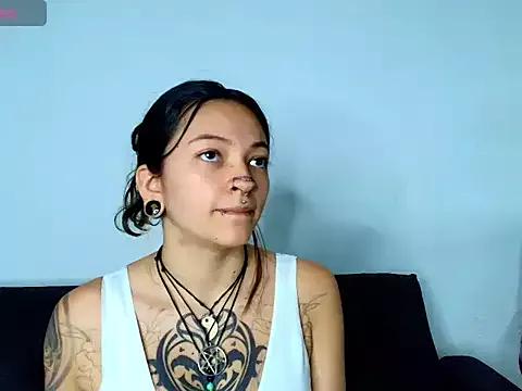 Kitty_ravee from StripChat