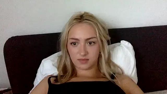 Kitty_Swetty from StripChat