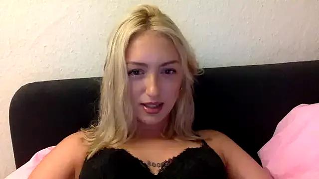 Kitty_Swetty from StripChat is Freechat