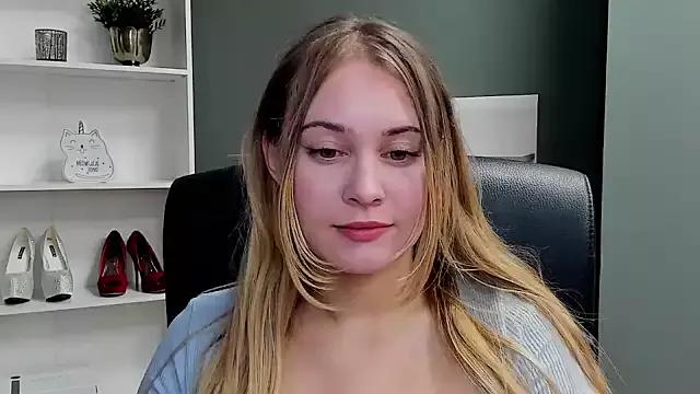 kitty_valeria from StripChat is Freechat