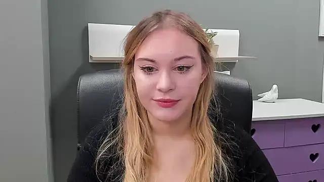 kitty_valeria from StripChat