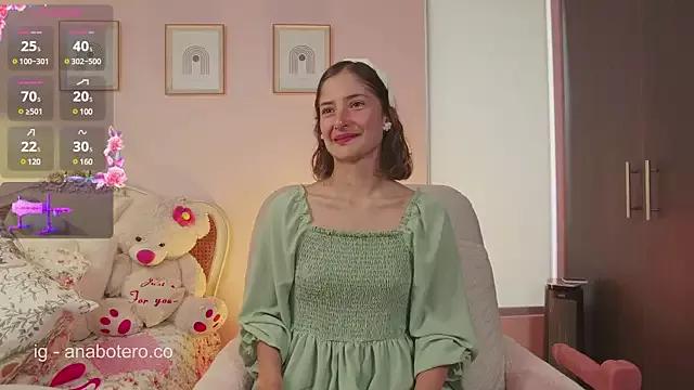 KittyAna from StripChat
