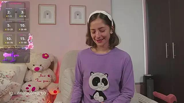 KittyAna from StripChat