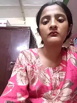 KittyBby14 from StripChat