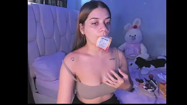 KittyKlum from StripChat