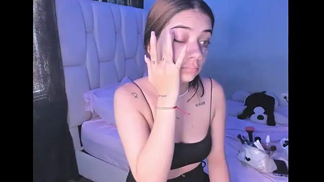 KittyKlum from StripChat