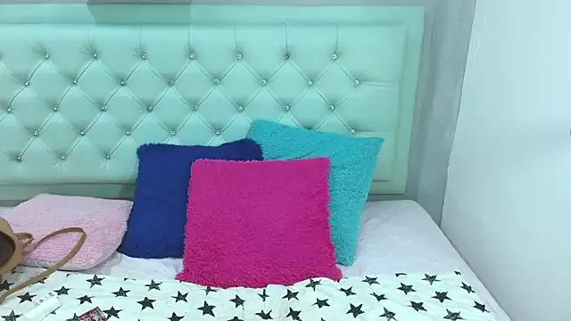 kiwii_nasty from StripChat