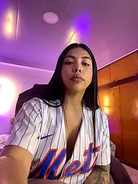 kloe28 from StripChat is Freechat