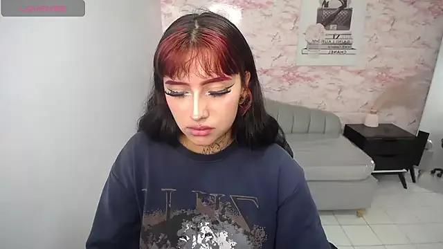 koraa_t from StripChat is Freechat