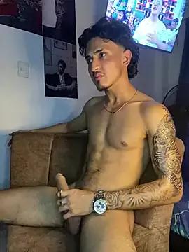 Kriss_Edwards from StripChat is Freechat