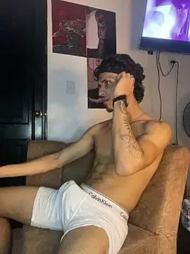 Kriss_Edwards from StripChat is Freechat