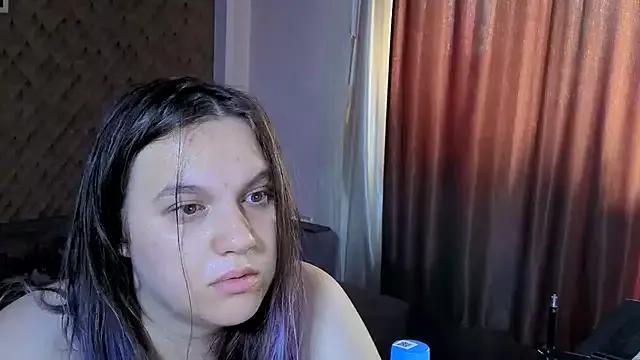 Kristy_Foxys from StripChat is Freechat