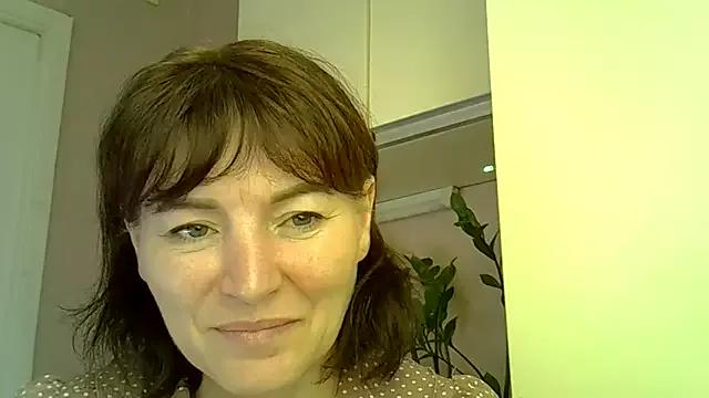 Krystal_82 on StripChat
