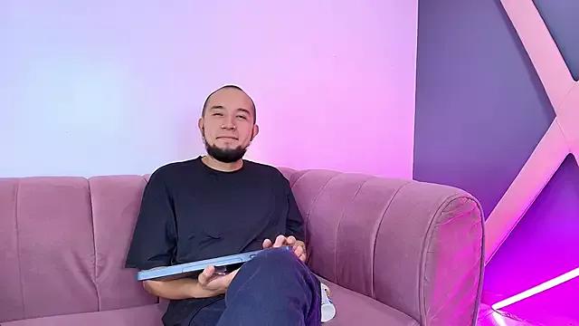 Kurttsinner from StripChat is Freechat