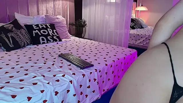 Kylie_Annderson from StripChat is Freechat