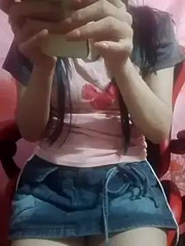 Kylie_beem from StripChat is Freechat