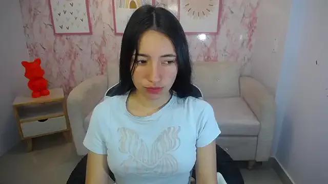Discover our girls online shows and discover the company of countless livestreamers, with stunning shapes, sex toys and more.