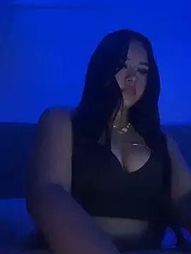 Discover our girls online shows and discover the company of countless livestreamers, with stunning shapes, sex toys and more.