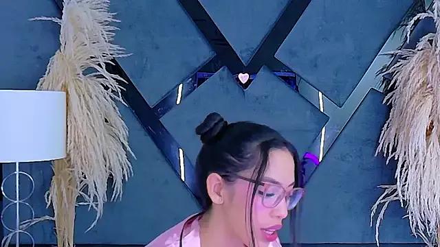 KylieWhite from StripChat is Freechat