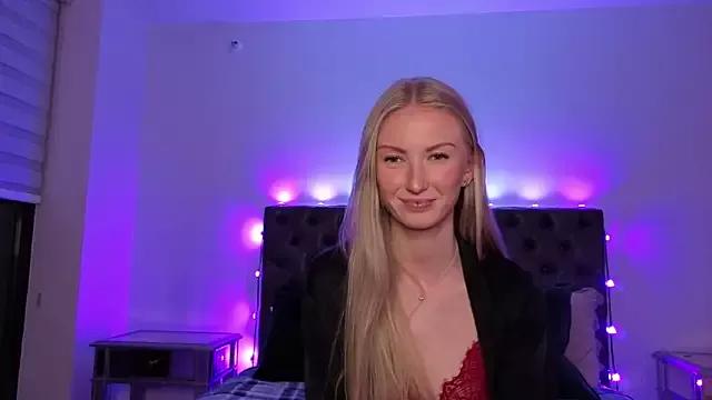 Discover our girls online shows and discover the company of countless livestreamers, with stunning shapes, sex toys and more.