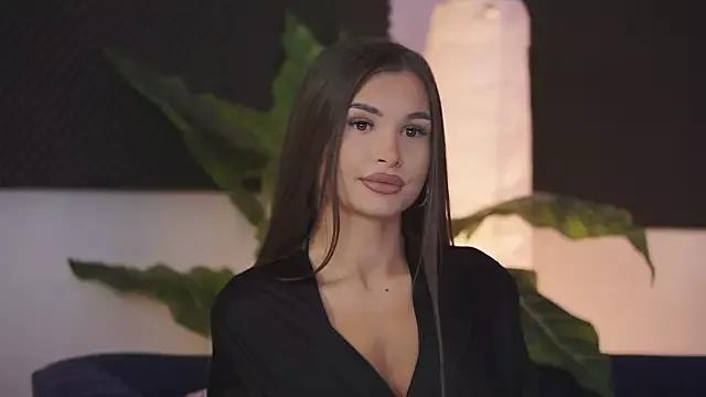 KyssaraPlay from StripChat