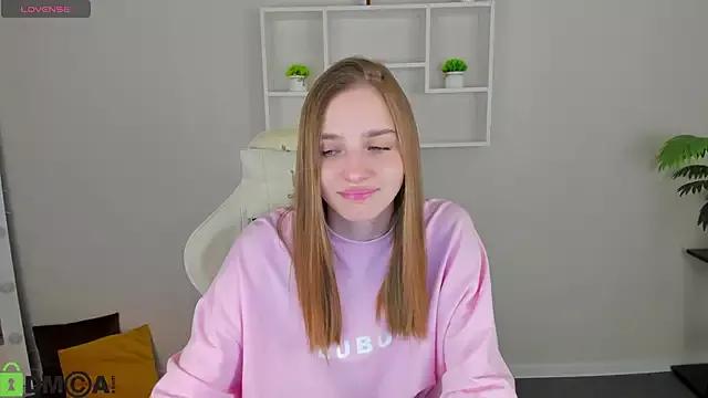 L1na_Reeds from StripChat is Freechat