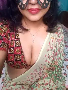 Laaly_Sona from StripChat
