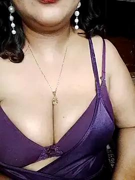 Laaly_Sona from StripChat