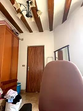 laarti from StripChat