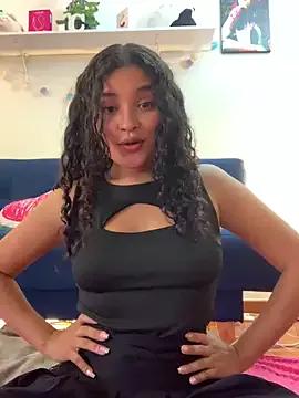 ladulcemary from StripChat is Freechat