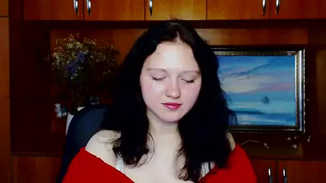 Discover our girls online shows and discover the company of countless livestreamers, with stunning shapes, sex toys and more.
