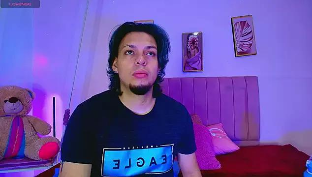 Laia_and_Damian from StripChat is Freechat