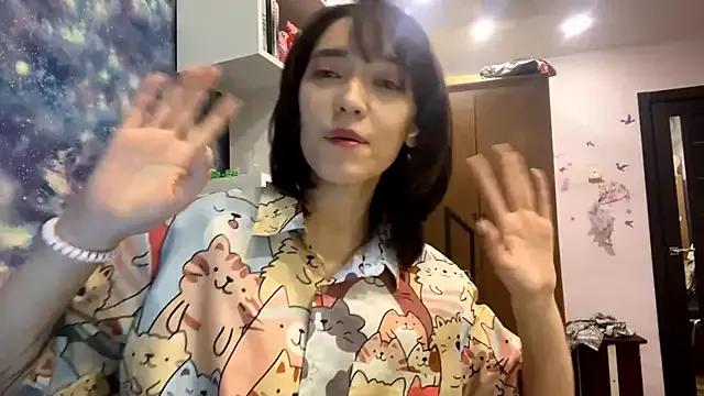 Discover our girls online shows and discover the company of countless livestreamers, with stunning shapes, sex toys and more.