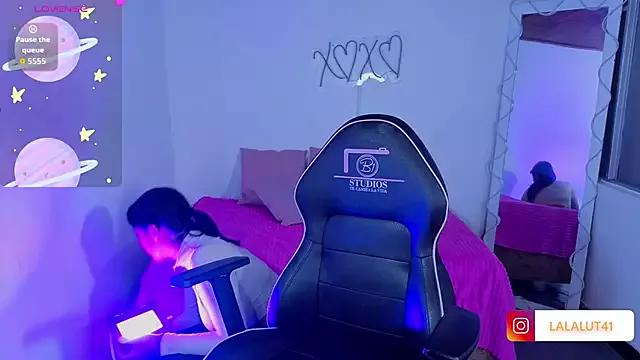 Lalalutsy_tay from StripChat