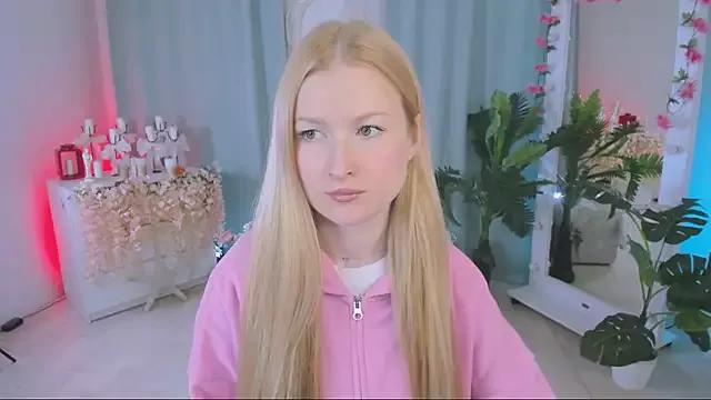 Laly_Peach from StripChat