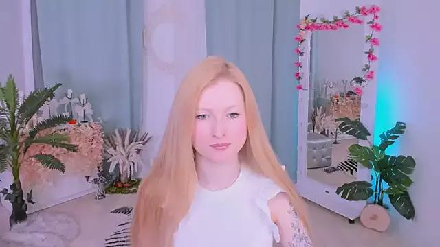 Laly_Peach from StripChat
