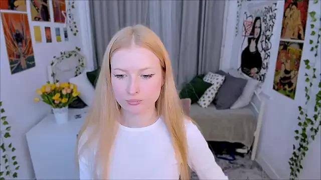 Laly_Peach from StripChat