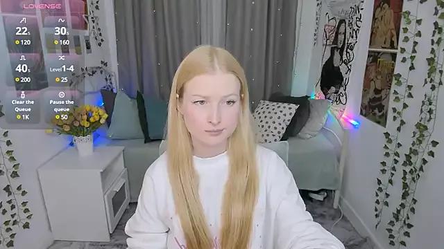 Laly_Peach from StripChat