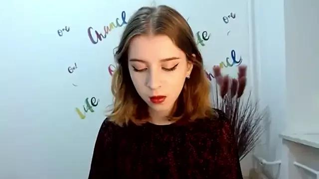 Discover our girls online shows and discover the company of countless livestreamers, with stunning shapes, sex toys and more.